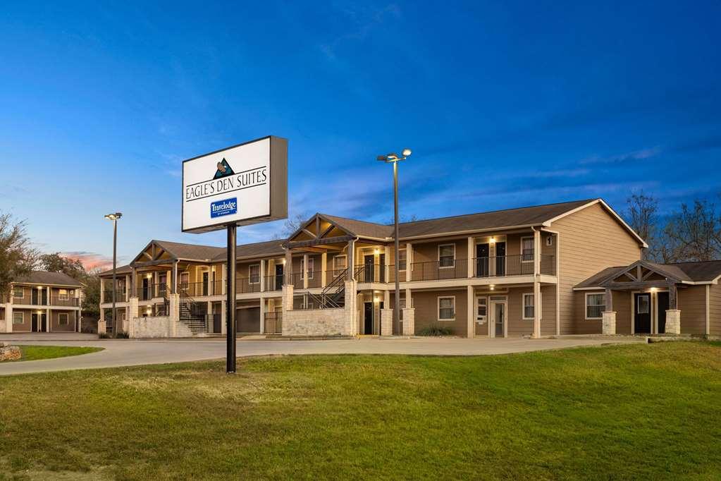 Eagle'S Den Three Rivers Texas A Travelodge By Wyndham Eksteriør bilde