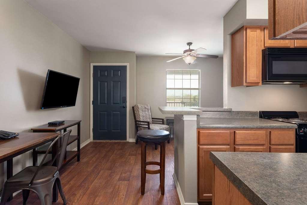 Eagle'S Den Three Rivers Texas A Travelodge By Wyndham Rom bilde